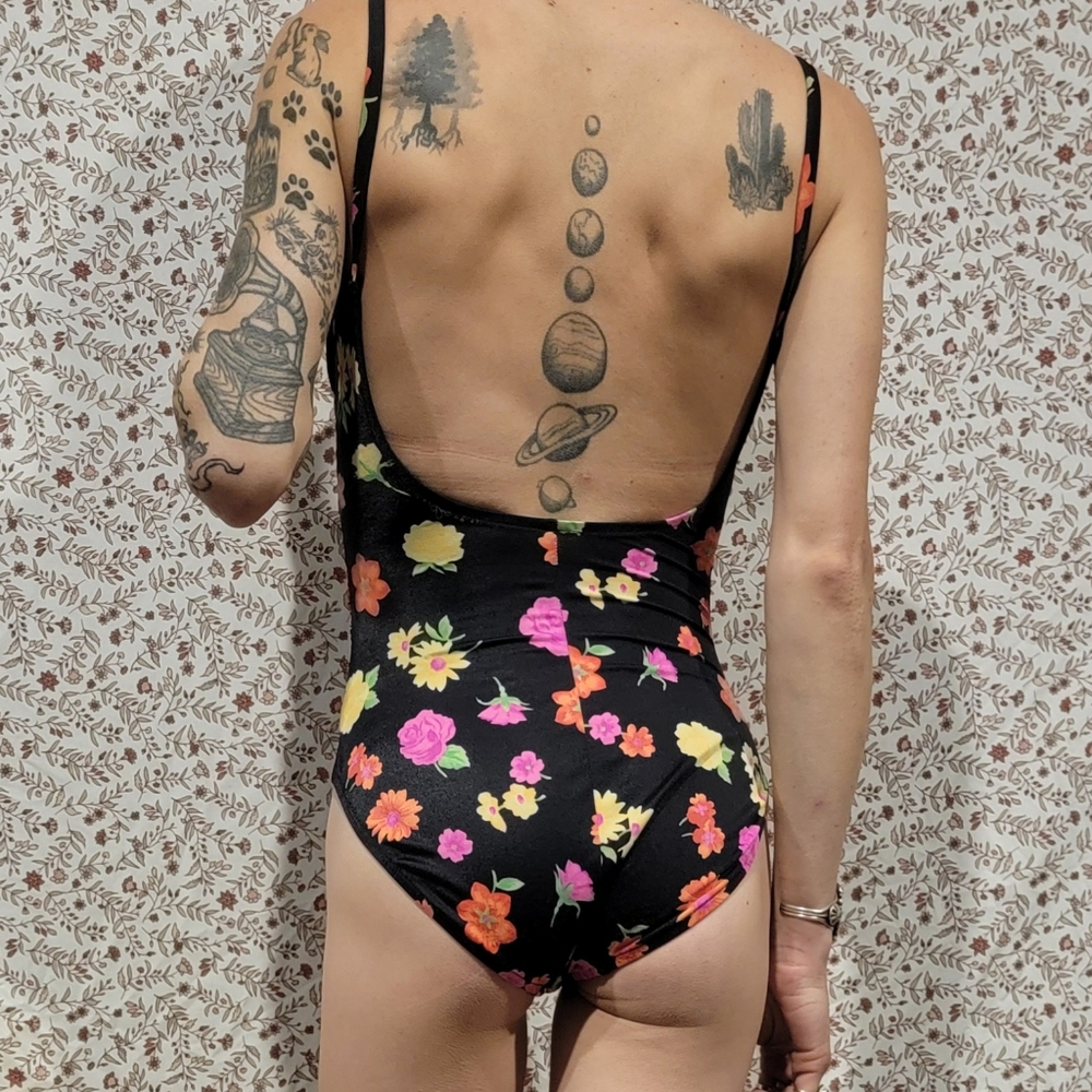 Vintage Floral Onepiece Swimsuit - Picture 4 of 5